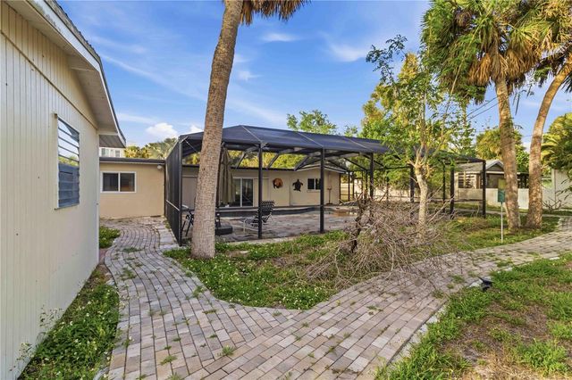 617 CALLE DE PERU, Sarasota, FL 34242