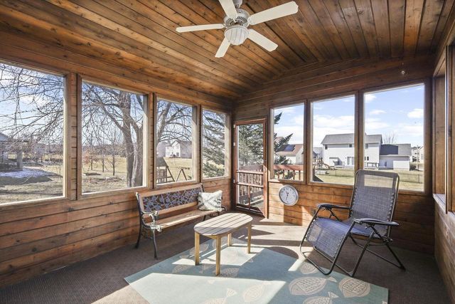 639 N Woods Edge Drive, Oregon, WI 53575