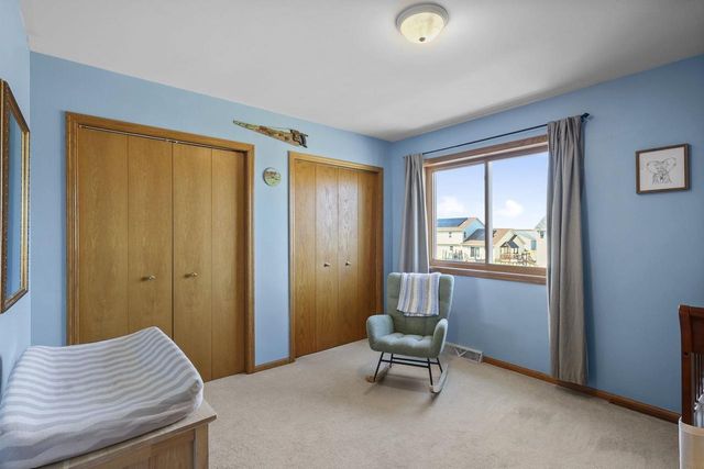 639 N Woods Edge Drive, Oregon, WI 53575