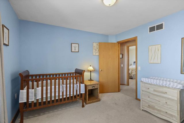 639 N Woods Edge Drive, Oregon, WI 53575