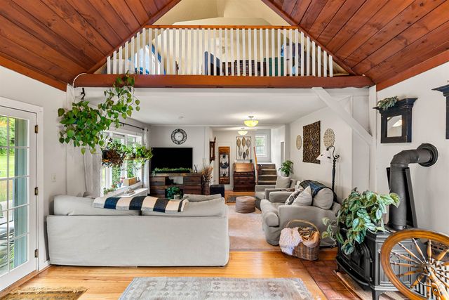 415 Flanders Memorial Road, Weare, NH 03281