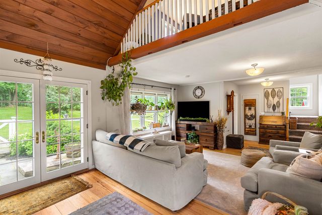 415 Flanders Memorial Road, Weare, NH 03281