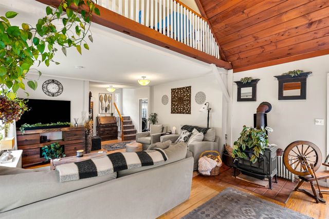 415 Flanders Memorial Road, Weare, NH 03281