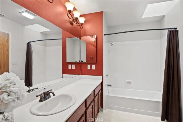 5 Valley Lake, Chico, CA 95928