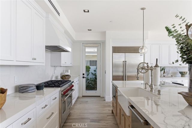 17007 Edgewater Lane, Huntington Beach, CA 92649