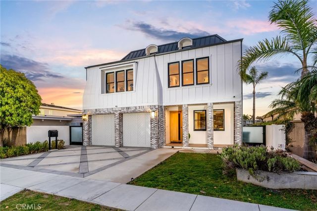 17007 Edgewater Lane, Huntington Beach, CA 92649