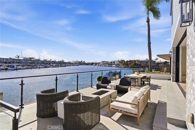 17007 Edgewater Lane, Huntington Beach, CA 92649