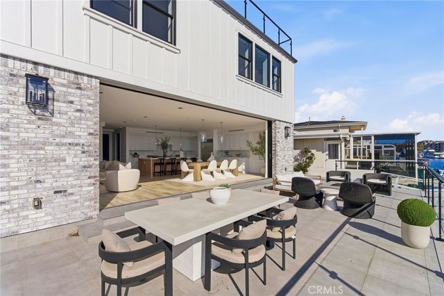 17007 Edgewater Lane, Huntington Beach, CA 92649