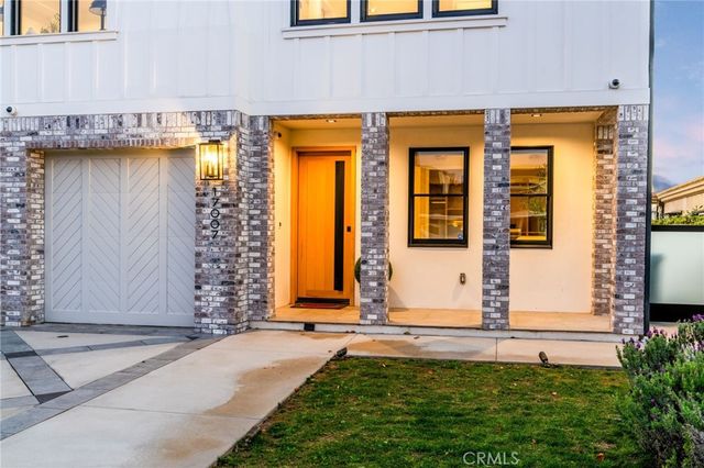 17007 Edgewater Lane, Huntington Beach, CA 92649