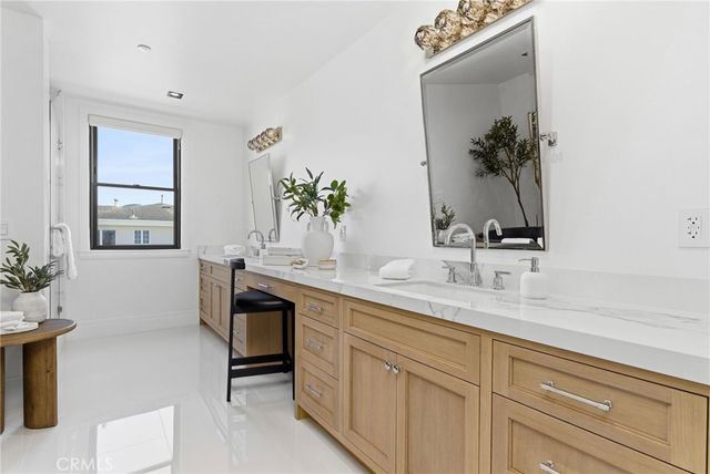17007 Edgewater Lane, Huntington Beach, CA 92649