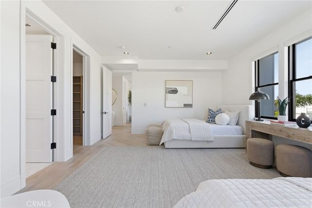 17007 Edgewater Lane, Huntington Beach, CA 92649