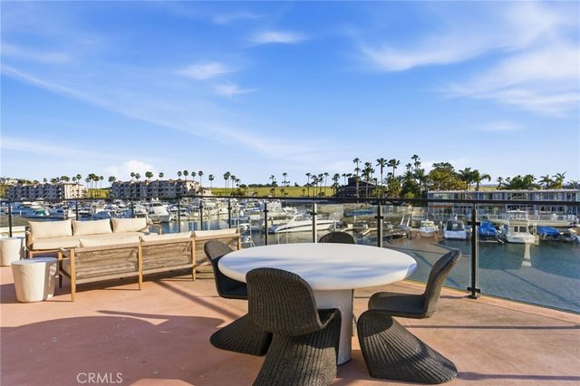 17007 Edgewater Lane, Huntington Beach, CA 92649