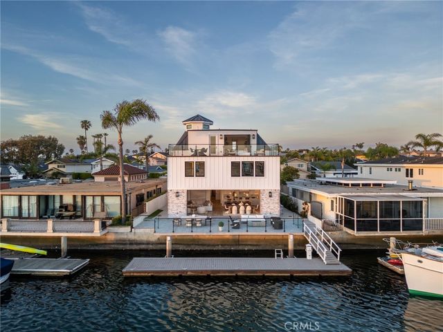 17007 Edgewater Lane, Huntington Beach, CA 92649