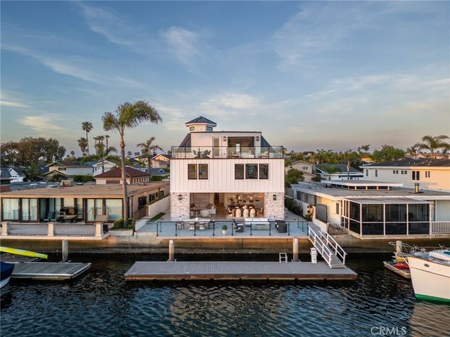 17007 Edgewater Lane, Huntington Beach, CA 92649