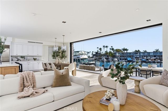 17007 Edgewater Lane, Huntington Beach, CA 92649