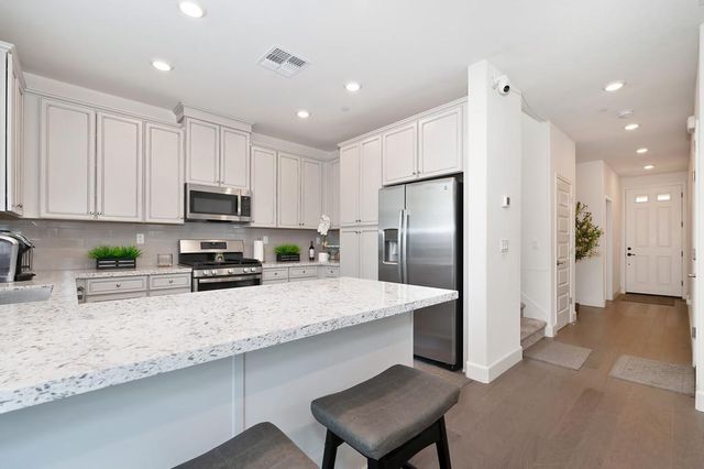 6049 Waddingtin, Roseville, CA 95747