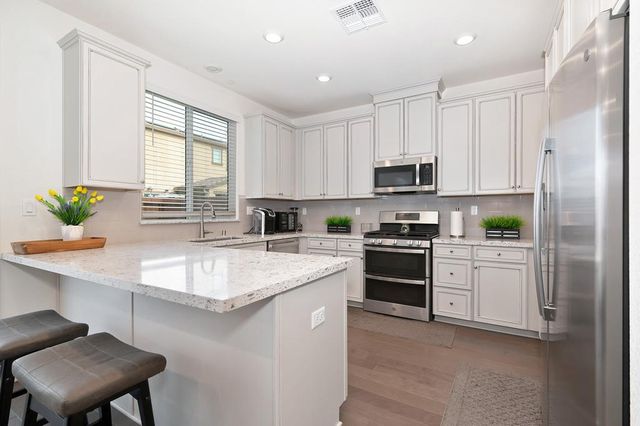 6049 Waddingtin, Roseville, CA 95747