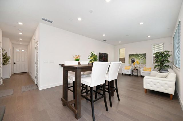 6049 Waddingtin, Roseville, CA 95747