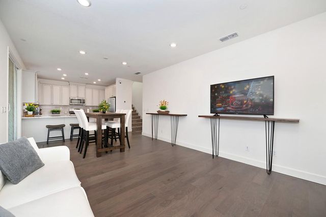 6049 Waddingtin, Roseville, CA 95747