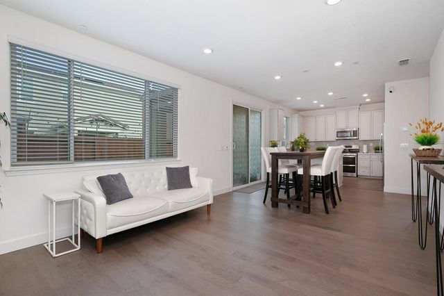 6049 Waddingtin, Roseville, CA 95747