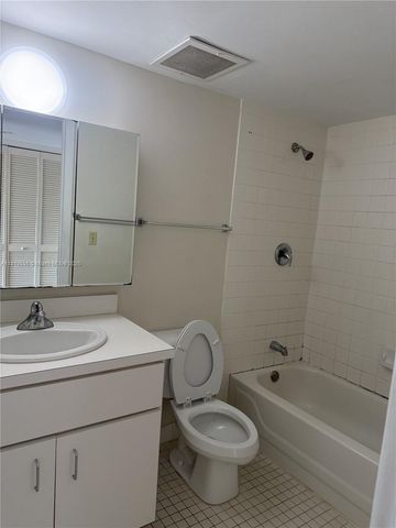 5703 SW 72nd St 5777, South Miami, FL 33143