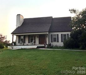 123 Valley Oaks Drive, Advance, NC 27006