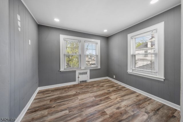 8 Melrose Ter, Elizabeth City, NJ 07208