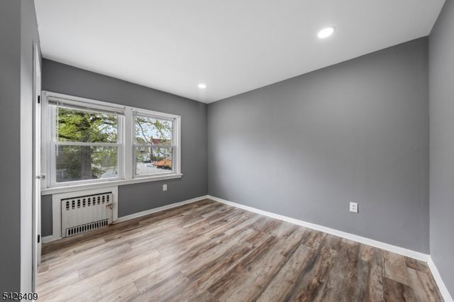 8 Melrose Ter, Elizabeth City, NJ 07208