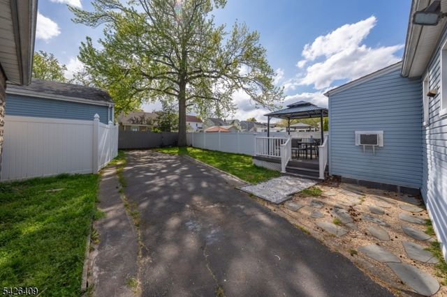 8 Melrose Ter, Elizabeth City, NJ 07208