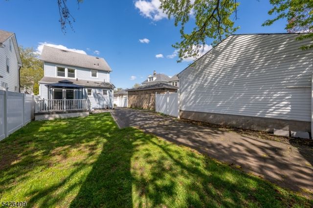 8 Melrose Ter, Elizabeth City, NJ 07208