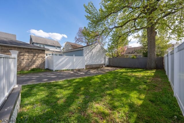 8 Melrose Ter, Elizabeth City, NJ 07208