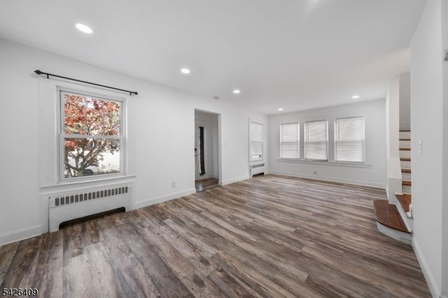 8 Melrose Ter, Elizabeth City, NJ 07208