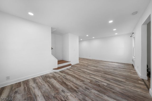 8 Melrose Ter, Elizabeth City, NJ 07208