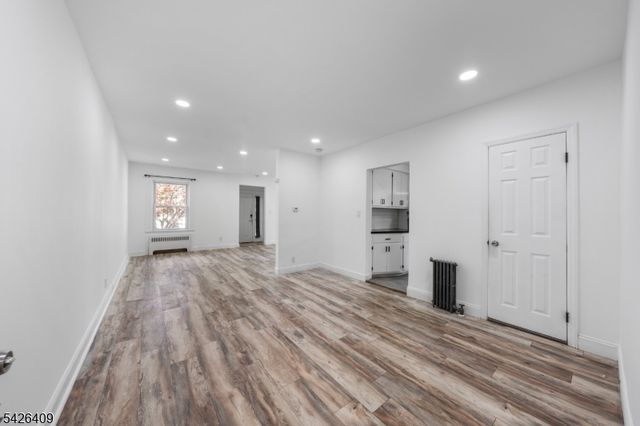 8 Melrose Ter, Elizabeth City, NJ 07208