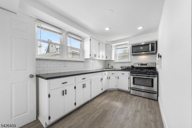 8 Melrose Ter, Elizabeth City, NJ 07208