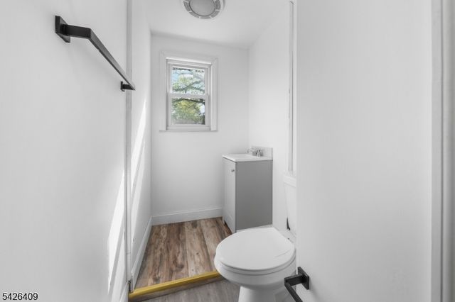 8 Melrose Ter, Elizabeth City, NJ 07208