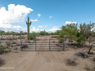 4102 W Potvin Lane, Tucson, AZ 85742