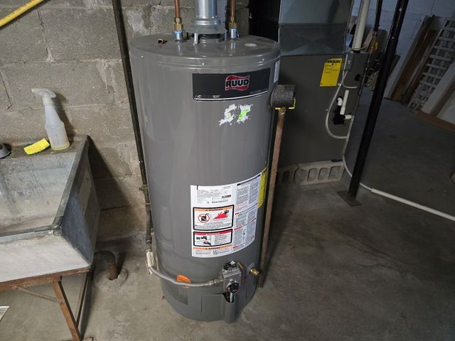 104 WASHINGTON Street, Edinboro, PA 16412