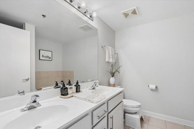5 E 14TH Place 1705, Chicago, IL 60605