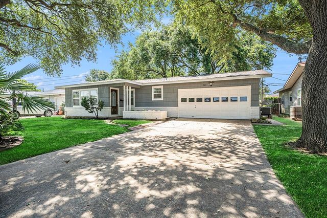 6709 Fairway Drive, Galveston, TX 77551
