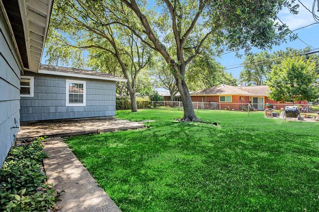 6709 Fairway Drive, Galveston, TX 77551
