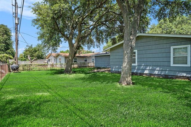 6709 Fairway Drive, Galveston, TX 77551