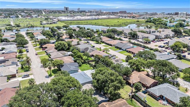 6709 Fairway Drive, Galveston, TX 77551