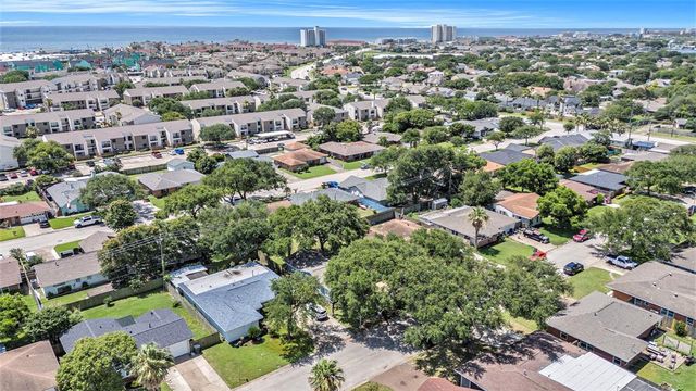 6709 Fairway Drive, Galveston, TX 77551