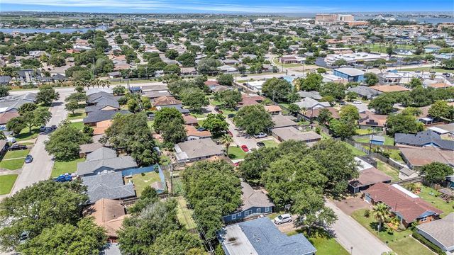 6709 Fairway Drive, Galveston, TX 77551