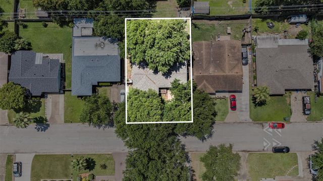 6709 Fairway Drive, Galveston, TX 77551