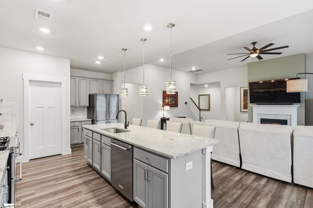404 Cattail Hollow Way, Simpsonville, SC 29680