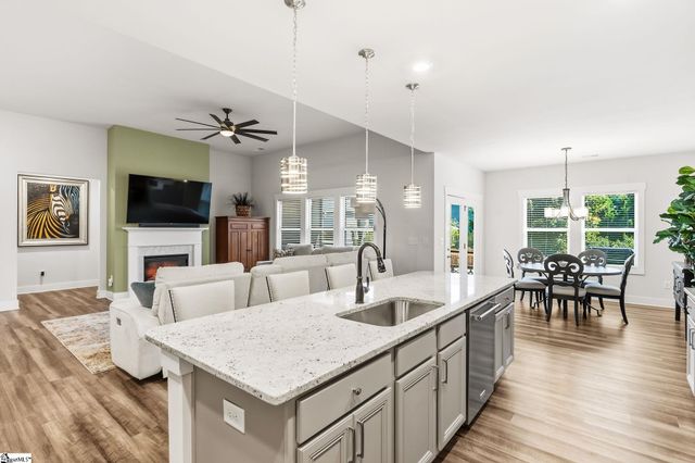 404 Cattail Hollow Way, Simpsonville, SC 29680