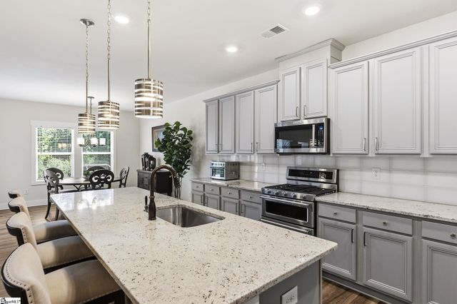404 Cattail Hollow Way, Simpsonville, SC 29680