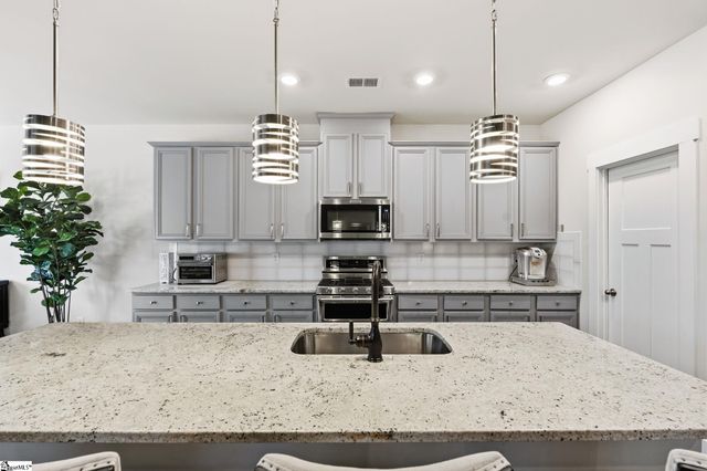 404 Cattail Hollow Way, Simpsonville, SC 29680